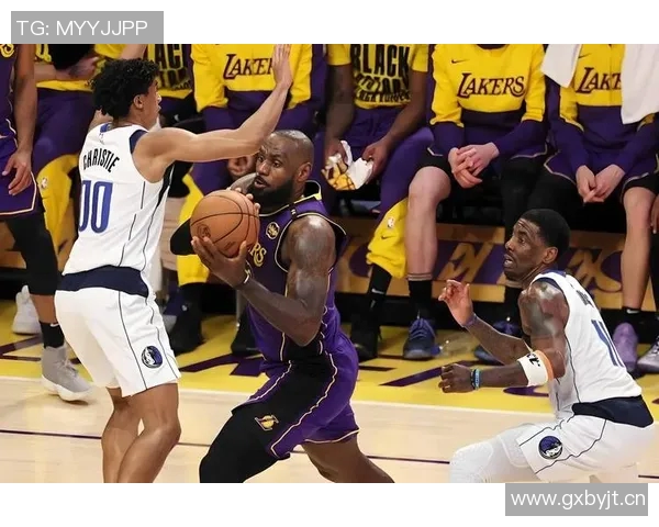 A史密斯质疑詹姆斯关键时刻表现背后是否隐藏赛前饮酒的秘密