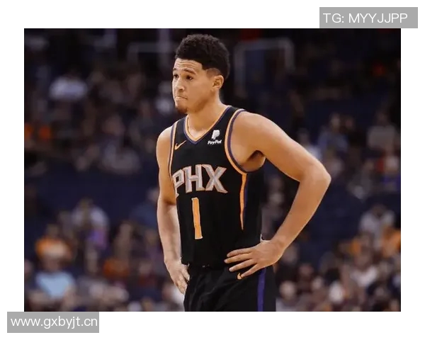 布克谈新赛季期待与责任感受领袖角色的重要性与挑战 布克谈新赛季期待与责任感受领袖角色的重要性与挑战