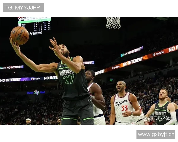 戈贝尔进攻低迷10罚仅中2次全场仅得10分13篮板表现令人失望