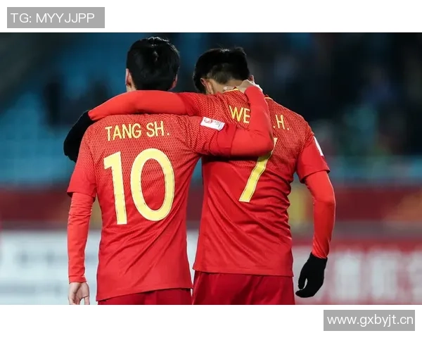 本赛季多库为俱乐部和国家队贡献十球六助攻展现出色状态