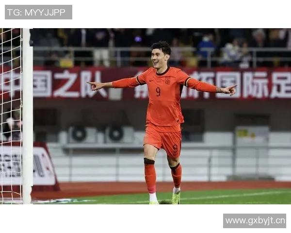 热议汪士钦直红事件：球场上脑残式申请红牌的背后原因分析