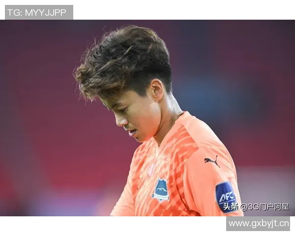 武汉女足外援奥乌苏错失绝佳机会踢中边网令人扼腕叹息