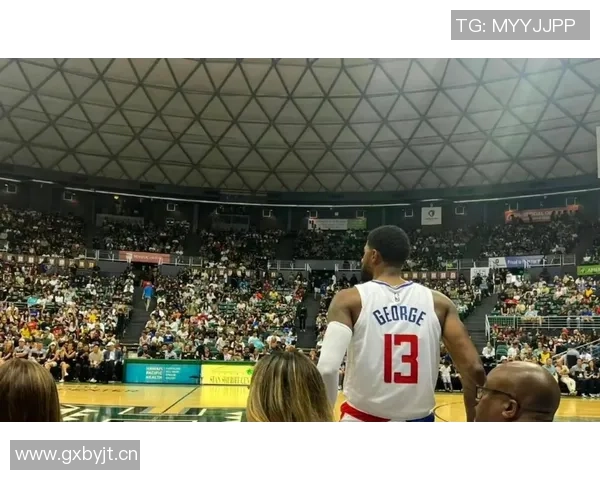 哈登快船生涯第八场比赛斩获30分10助攻创队史第二佳绩仅次于保罗