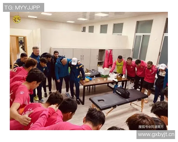 王子铭茹萨韦林顿齐聚蓉城训练基地备战新赛季引发球迷热议